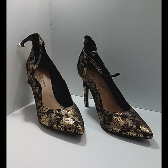Delicate Lace Pump (NWOT) - Picture 3 of 12